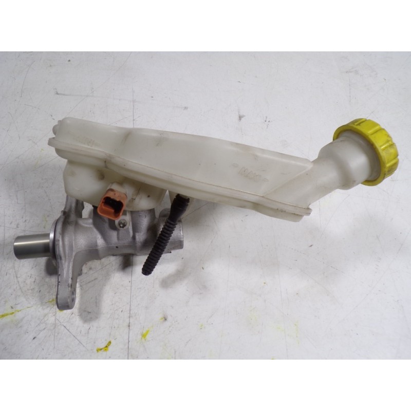 Recambio de bomba freno para peugeot 208 1.2 12v vti referencia OEM IAM 4601R7  