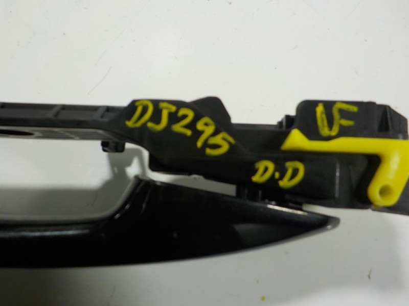 Recambio de maneta exterior delantera derecha para lexus rx 450h referencia OEM IAM 6921048040C2  