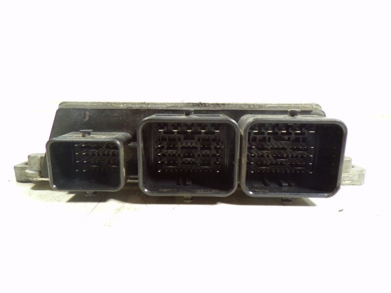 Recambio de centralita motor uce para peugeot 208 1.2 12v vti referencia OEM IAM 1614305080 9811548080 V29059263A