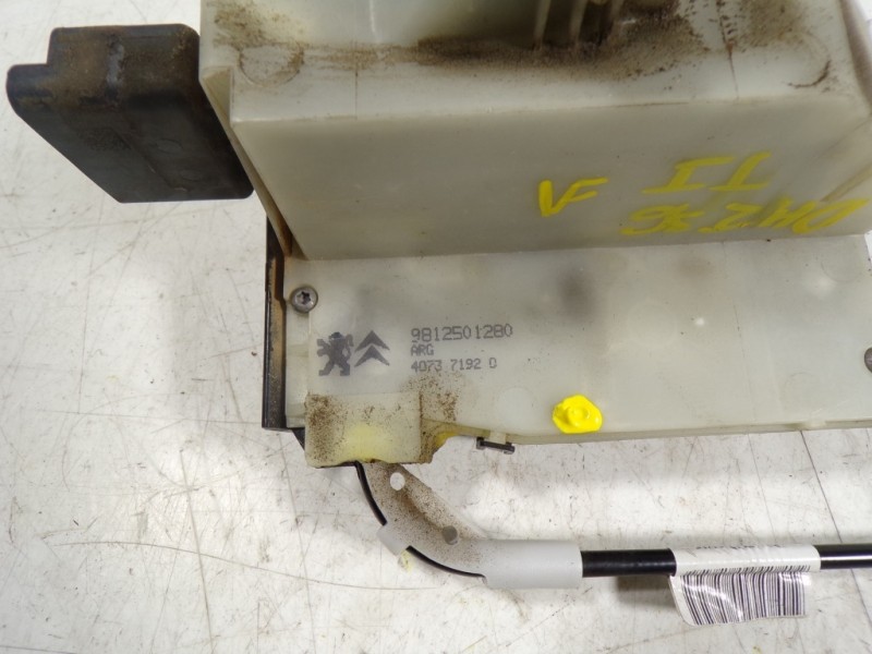 Recambio de cerradura puerta trasera izquierda para peugeot 208 1.2 12v vti referencia OEM IAM 9812501280 9812501280 