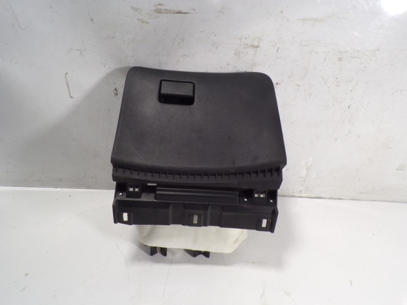 Recambio de guantera para nissan juke (f15) 1.5 turbodiesel cat referencia OEM IAM 68510BV90A  