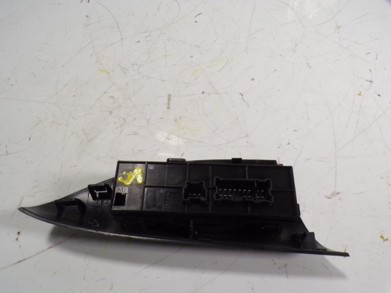 Recambio de mando elevalunas delantero izquierdo para nissan juke (f15) 1.5 turbodiesel cat referencia OEM IAM 254011KA5E  