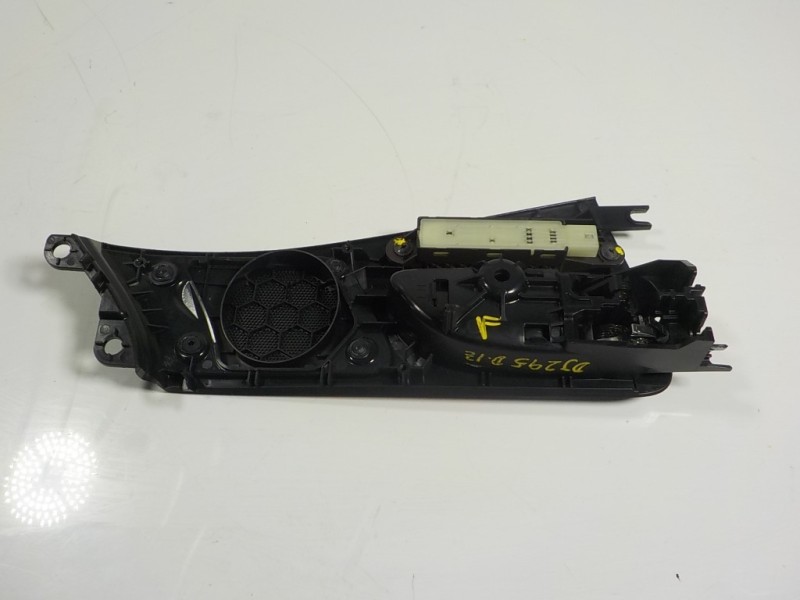 Recambio de maneta interior delantera izquierda para lexus rx 450h referencia OEM IAM 6760648010C0 6927848030 