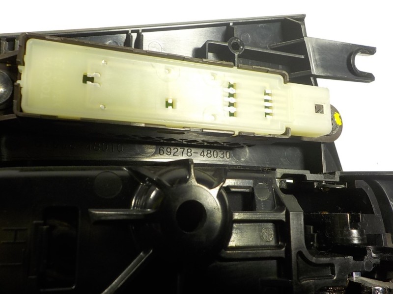 Recambio de maneta interior delantera izquierda para lexus rx 450h referencia OEM IAM 6760648010C0 6927848030 