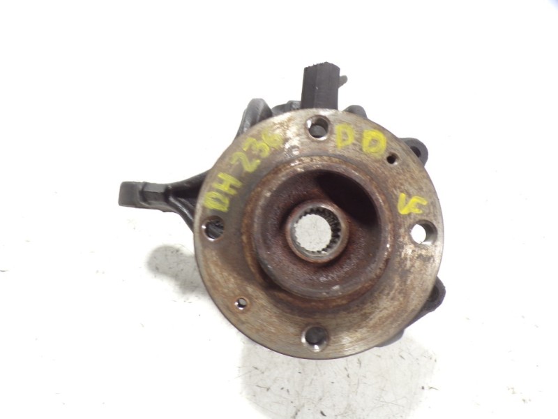 Recambio de mangueta delantera derecha para peugeot 208 1.2 12v vti referencia OEM IAM 1607557580  