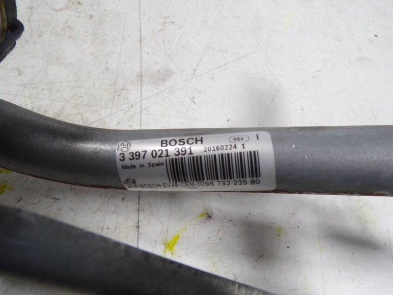 Recambio de motor limpia delantero para peugeot 208 1.2 12v vti referencia OEM IAM 9673222580 9673222580 0390241540