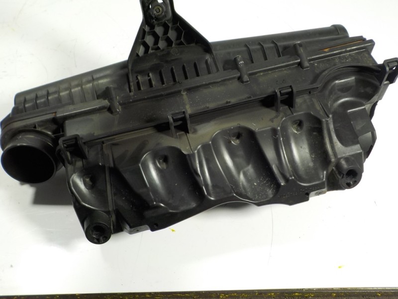 Recambio de filtro aire para citroën c4 grand picasso 1.6 16v referencia OEM IAM   