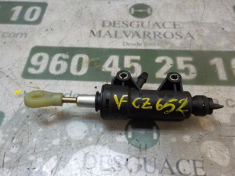 Recambio de bomba embrague para bmw serie 3 berlina (e90) 2.0 16v diesel referencia OEM IAM 21526773670  