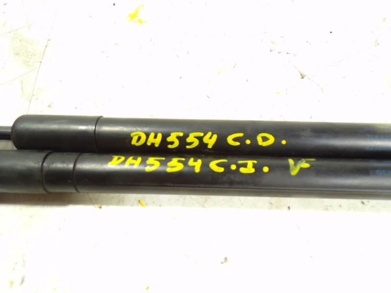 Recambio de amortiguador capot para volkswagen touareg (7l6) 3.0 v6 tdi dpf referencia OEM IAM 7L6823359B 7L6823359B 