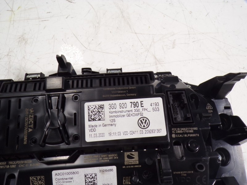 Recambio de cuadro instrumentos para volkswagen tiguan advance bmt referencia OEM IAM 3G0920790E 3G0920790E 