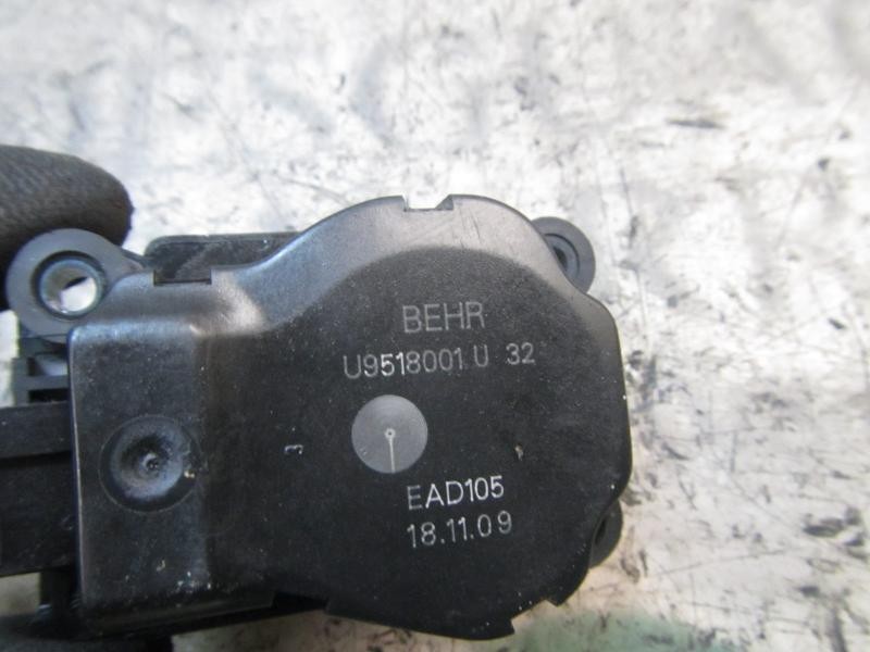 Recambio de motor apertura trampillas climatizador para opel astra j lim. cosmo referencia OEM IAM 13426651  