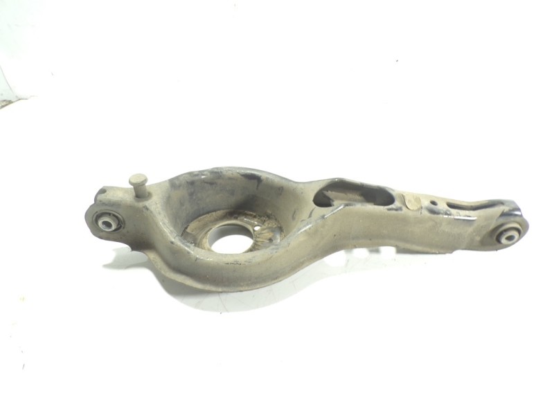 Recambio de brazo suspension inferior trasero derecho para volvo v40 2.0 diesel cat referencia OEM IAM 31387063  