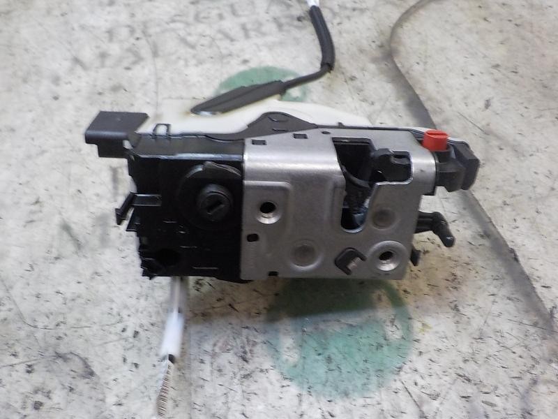 Recambio de cerradura puerta trasera derecha para peugeot 208 access referencia OEM IAM 9812501180  