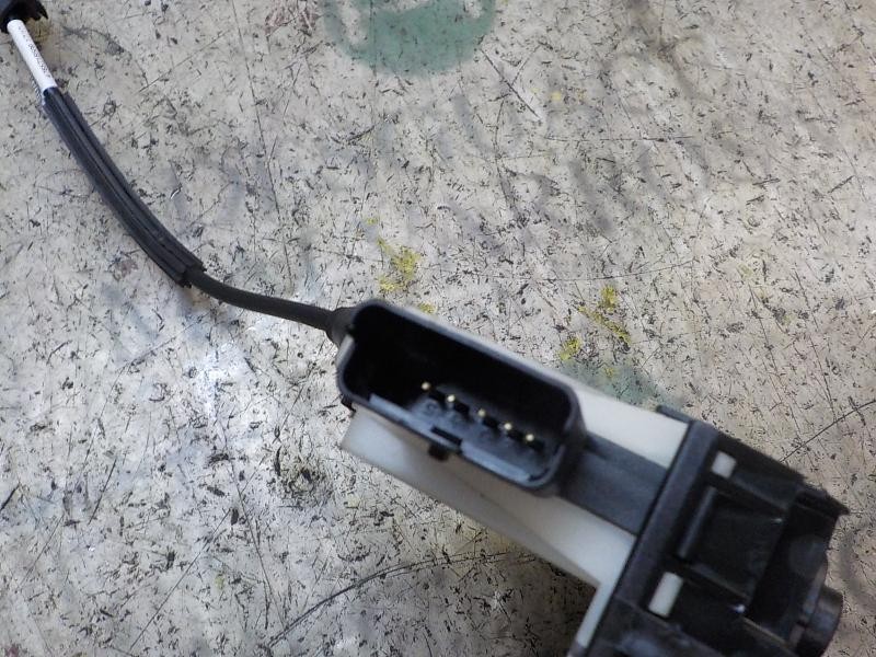 Recambio de cerradura puerta trasera derecha para peugeot 208 access referencia OEM IAM 9812501180  