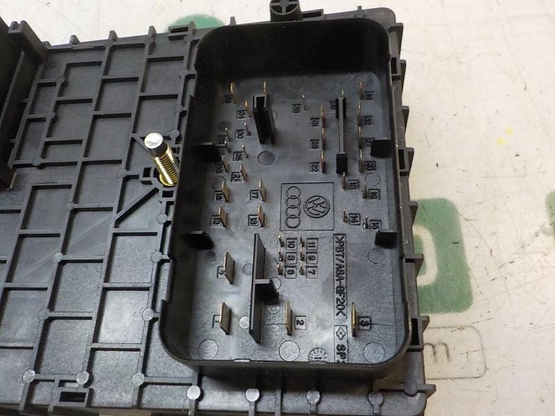 Recambio de caja reles / fusibles para volkswagen passat berlina (3c2) advance plus referencia OEM IAM   