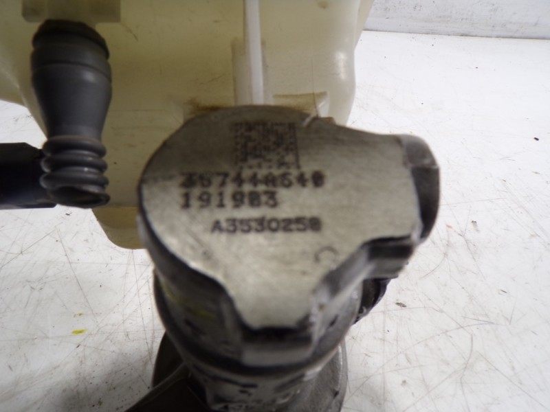 Recambio de bomba freno para citroën c3 1.0 vti referencia OEM IAM 4601X0 36744A648 A3530258