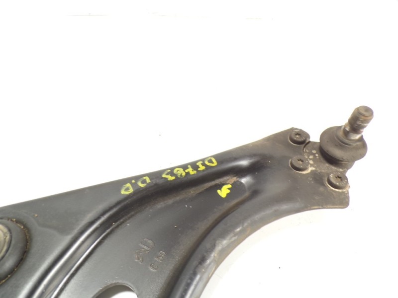 Recambio de brazo suspension inferior delantero derecho para citroën c3 1.0 vti referencia OEM IAM 3521S9  