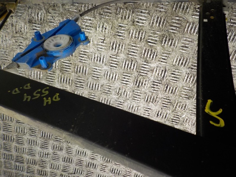 Recambio de elevalunas delantero derecho para volkswagen touareg (7l6) 3.0 v6 tdi dpf referencia OEM IAM 7L0837462F  