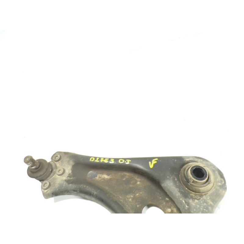 Recambio de brazo suspension inferior delantero izquierdo para citroën c3 1.0 vti referencia OEM IAM 3520W7  