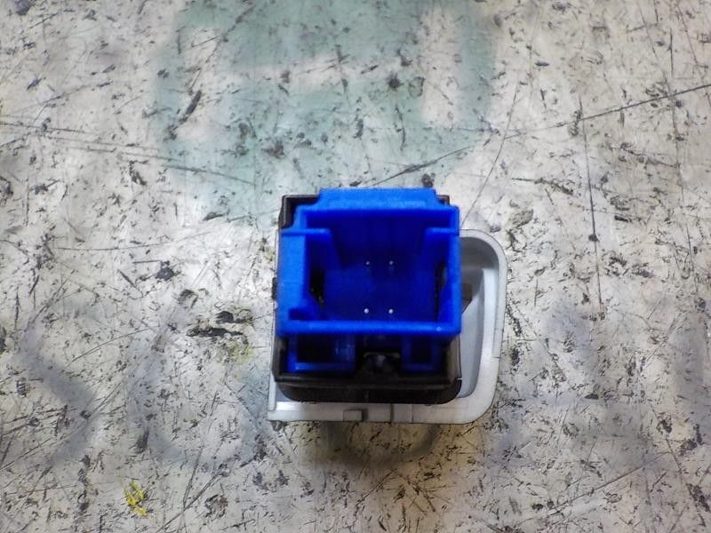 Recambio de warning para peugeot 208 access referencia OEM IAM 96750916ZD  