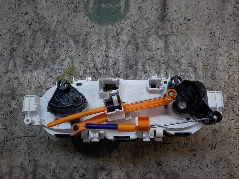 Recambio de mando calefaccion / aire acondicionado para peugeot 208 access referencia OEM IAM 9672248380  