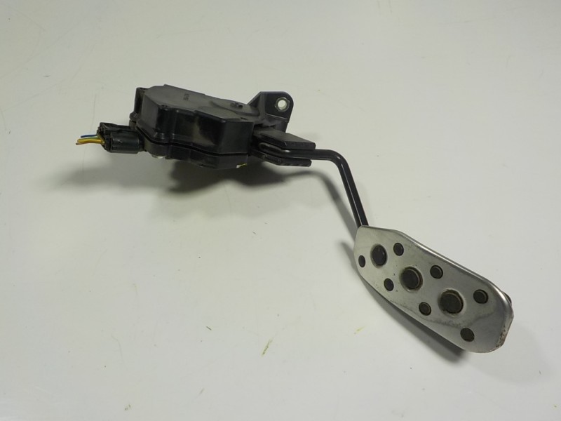 Recambio de potenciometro pedal para lexus rx 450h referencia OEM IAM 7811048040 7811048040 1988009090