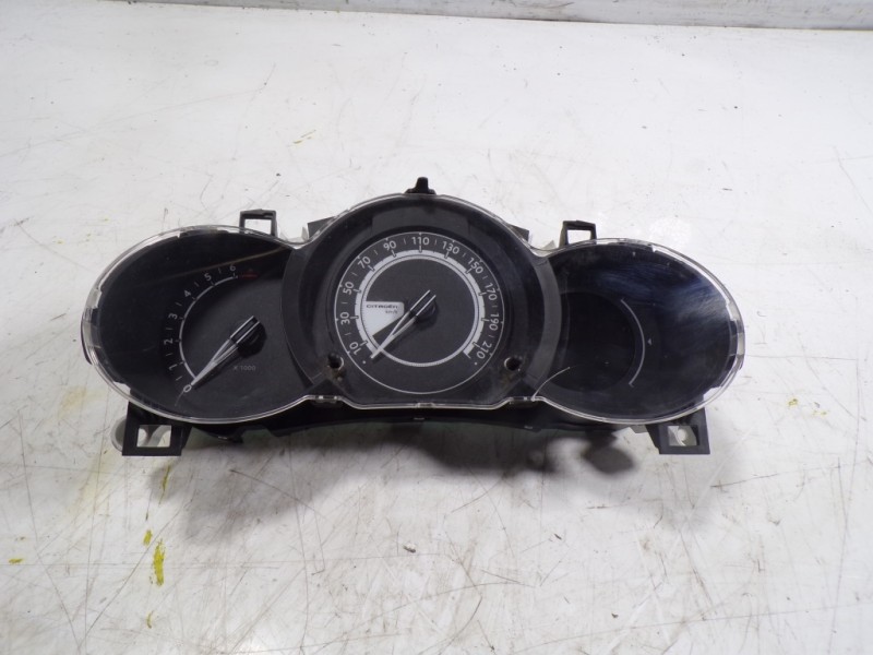 Recambio de cuadro instrumentos para citroën c3 1.0 vti referencia OEM IAM 98041179XT A2C83012700 A2C83012700