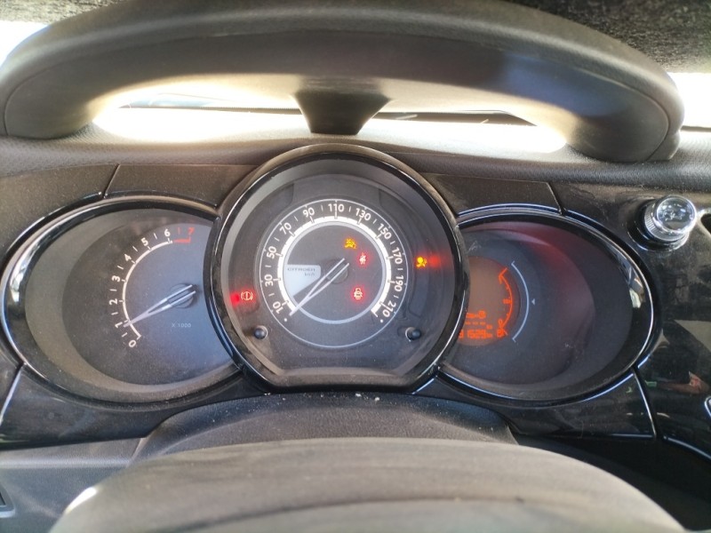 Recambio de cuadro instrumentos para citroën c3 1.0 vti referencia OEM IAM 98041179XT A2C83012700 A2C83012700