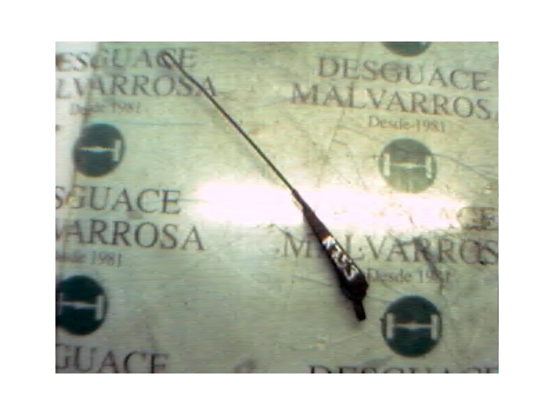 Recambio de brazo limpia delantero izquierdo para opel corsa a 1.3 referencia OEM IAM   