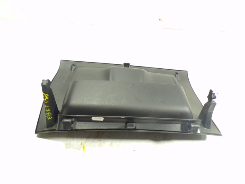 Recambio de guantera para citroën c3 1.0 vti referencia OEM IAM 825212  