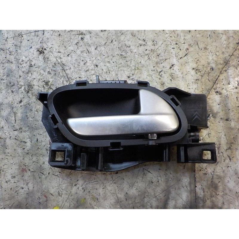 Recambio de maneta interior trasera derecha para peugeot 208 access referencia OEM IAM 96555516VV  