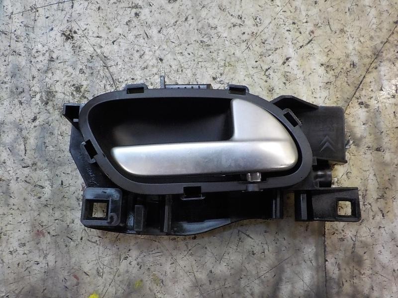 Recambio de maneta interior trasera derecha para peugeot 208 access referencia OEM IAM 96555516VV  
