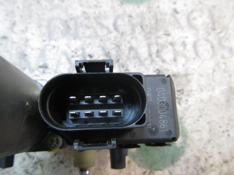 Recambio de motor elevalunas delantero derecho para audi a4 berlina (b5) 1.9 tdi referencia OEM IAM   