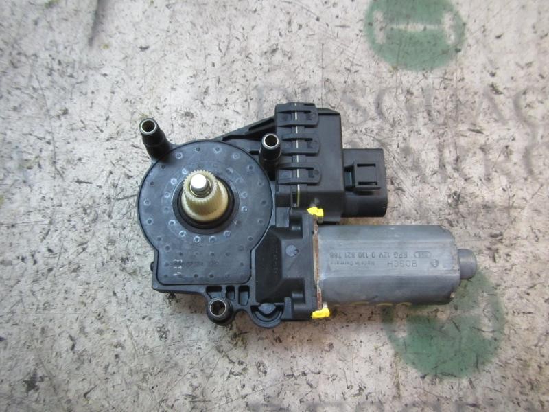 Recambio de motor elevalunas delantero izquierdo para audi a4 berlina (b5) 1.9 tdi referencia OEM IAM   