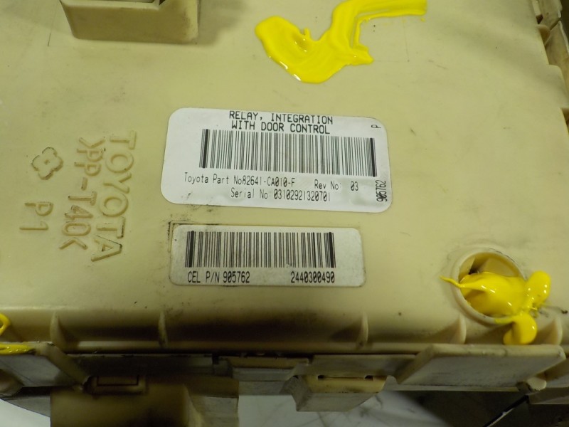 Recambio de caja reles / fusibles para toyota avensis berlina (t25) 2.0 turbodiesel cat referencia OEM IAM  82641CA010F 