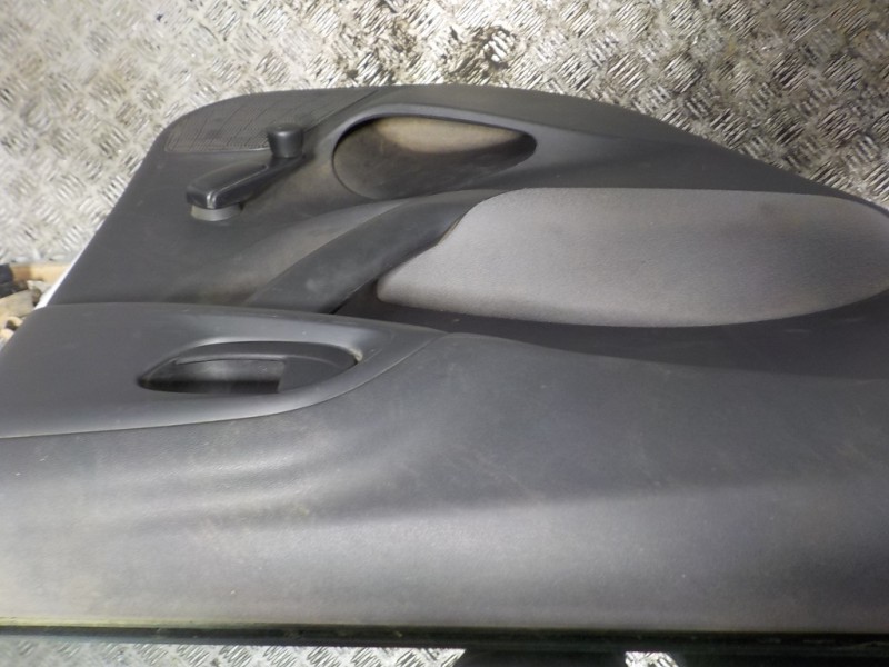 Recambio de puerta trasera izquierda para citroën c3 1.0 vti referencia OEM IAM 9002CC  