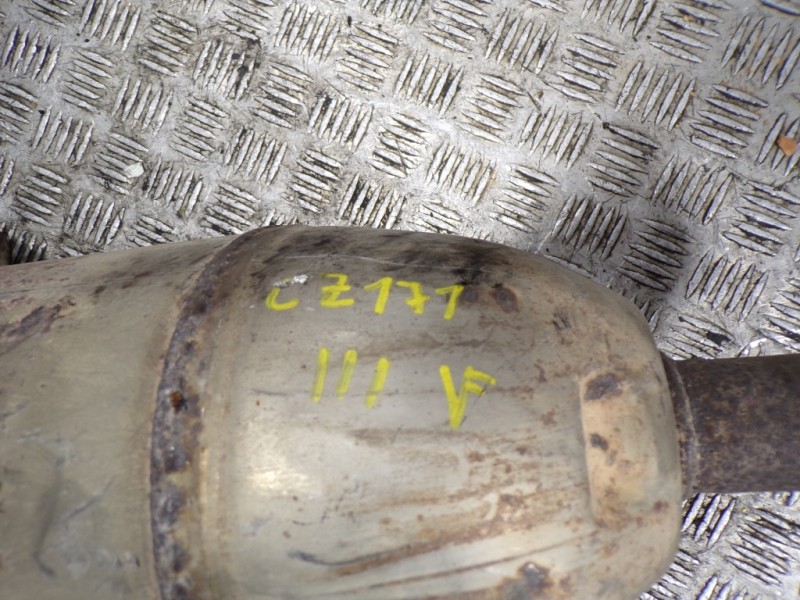 Recambio de catalizador para toyota auris 1.4 turbodiesel cat referencia OEM IAM 174100N080  