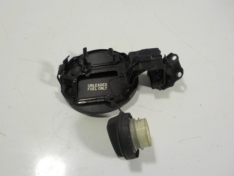 Recambio de tapa combustible para lexus rx 450h referencia OEM IAM 7735048090  