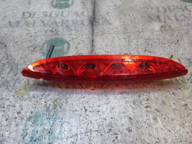 Recambio de piloto trasero central para peugeot 208 access referencia OEM IAM 9674309080  