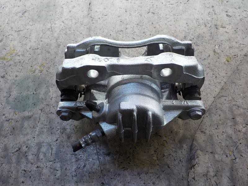 Recambio de pinza freno delantera derecha para peugeot 208 access referencia OEM IAM 4400R7  