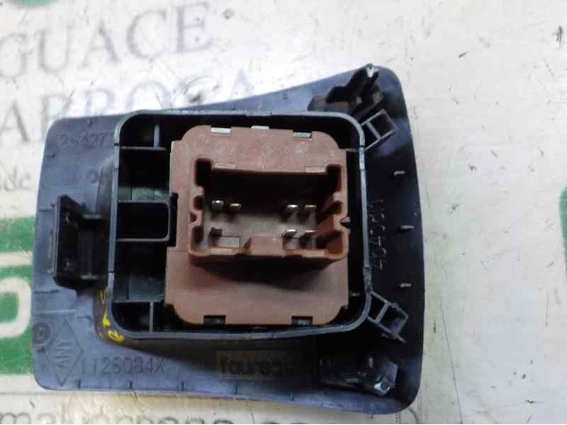 Recambio de mando elevalunas trasero derecho para dacia sandero stepway ambiance referencia OEM IAM 254111342R 254111342R 