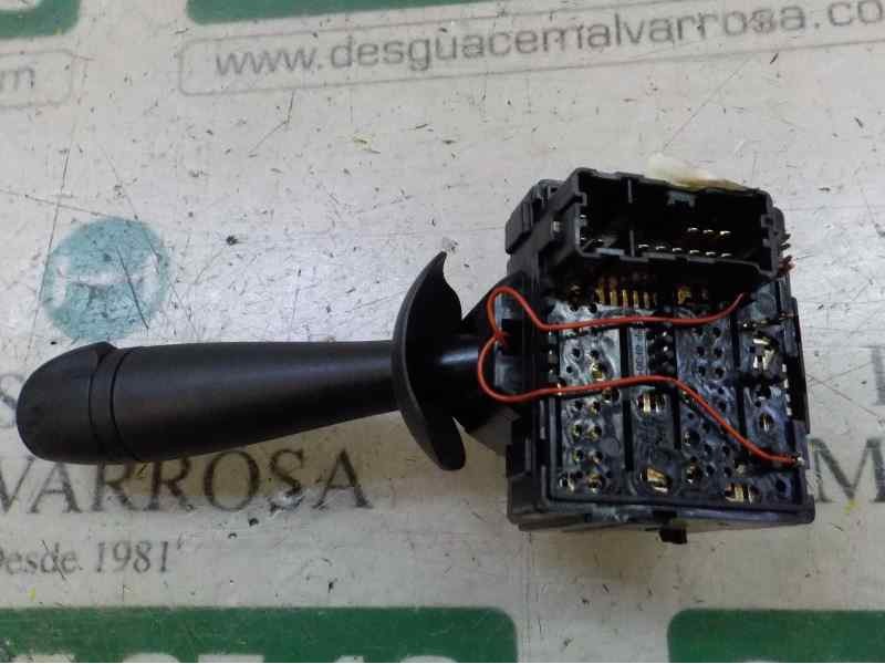 Recambio de mando limpia para dacia sandero stepway ambiance referencia OEM IAM 8201168008 681726046R E10670243