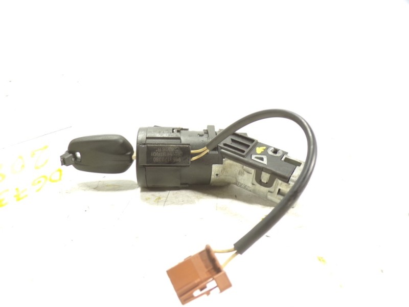 Recambio de antirrobo para peugeot 208 1.6 blue-hdi fap referencia OEM IAM 1608682880 9663123380 