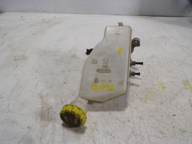 Recambio de bomba freno para peugeot 208 1.6 blue-hdi fap referencia OEM IAM 4601R7  