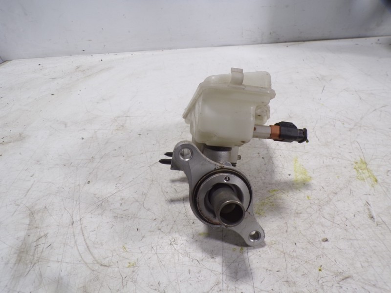 Recambio de bomba freno para peugeot 208 1.6 blue-hdi fap referencia OEM IAM 4601R7  