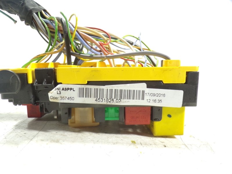 Recambio de caja reles / fusibles para peugeot 208 1.6 blue-hdi fap referencia OEM IAM 1611427780 9804846880 