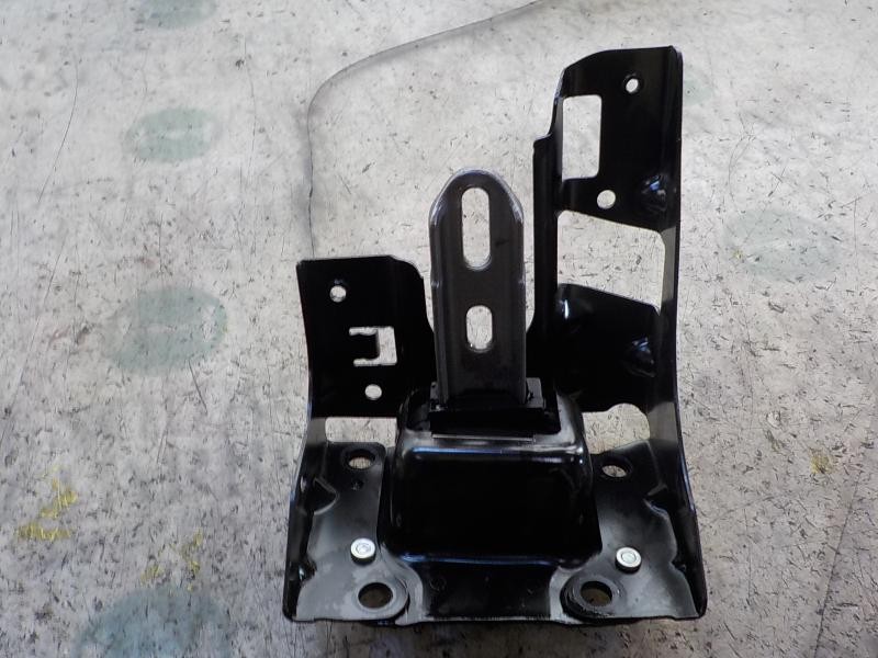 Recambio de soporte cambio para peugeot 208 access referencia OEM IAM 9806658980  