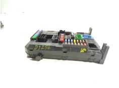 Recambio de caja reles / fusibles para peugeot 208 1.6 16v hdi fap referencia OEM IAM 1611427780 9807531680  2