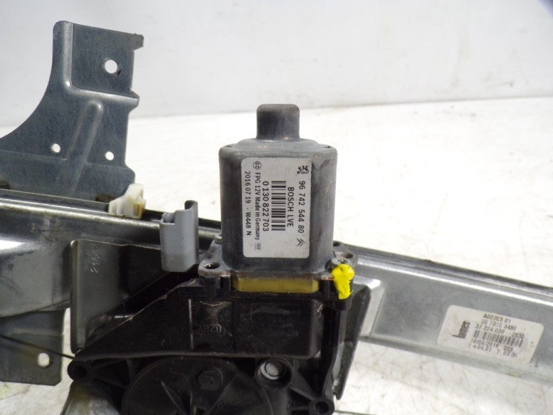 Recambio de elevalunas delantero izquierdo para peugeot 208 1.6 blue-hdi fap referencia OEM IAM 9673154480 9674254480 