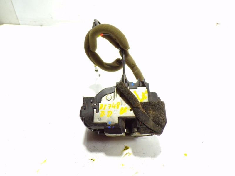 Recambio de cerradura puerta delantera derecha para renault koleos 2.0 dci diesel fap referencia OEM IAM 805024058R  